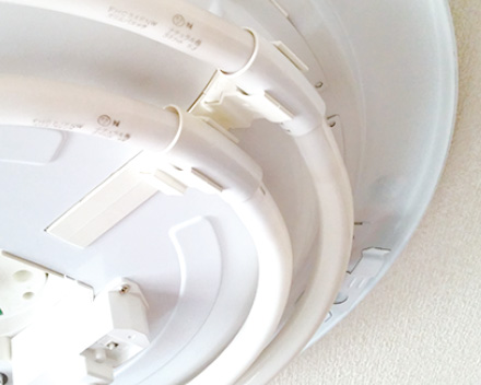照明器具の管球交換