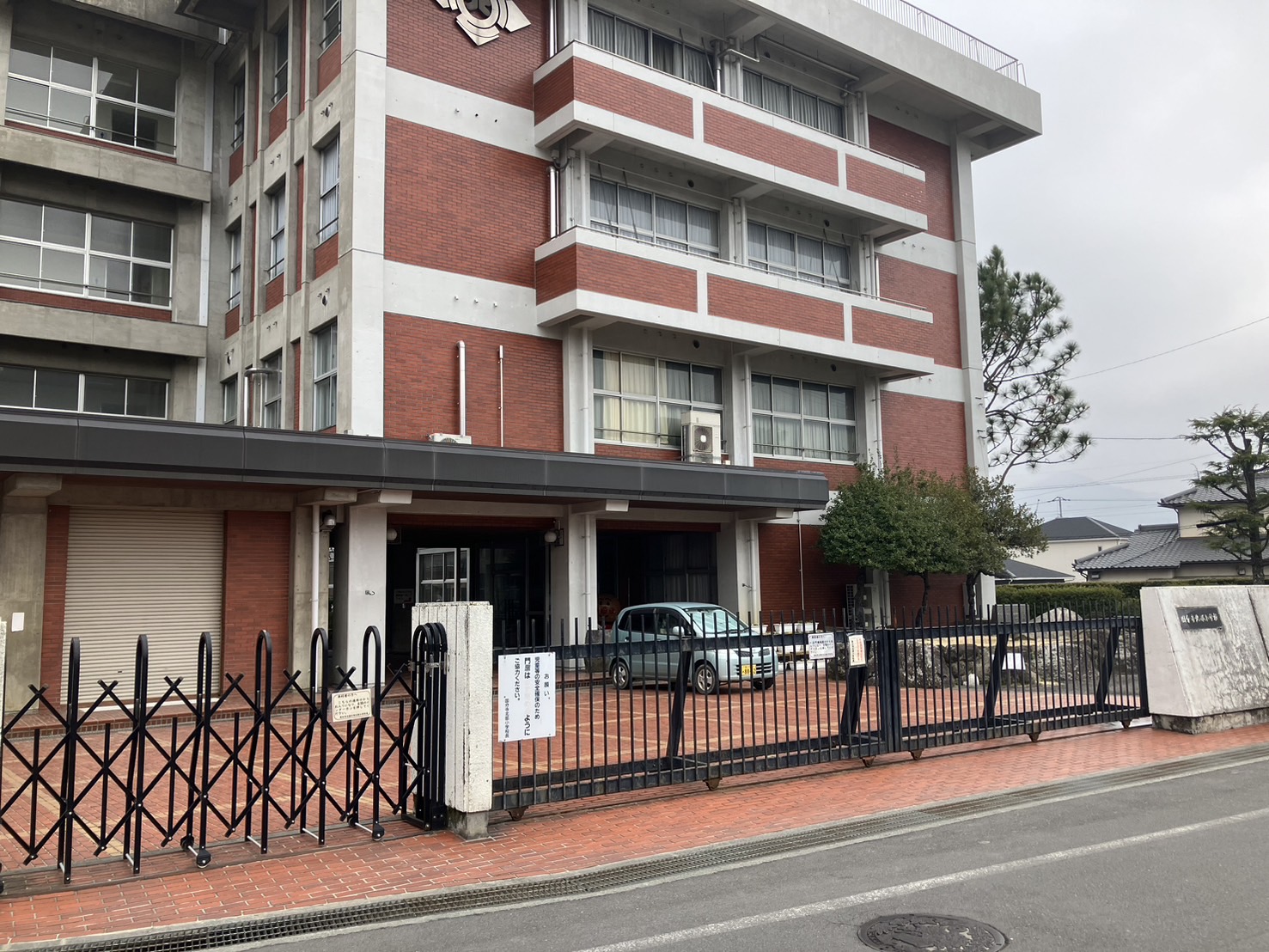 高松市立国分寺北部小学校(約650m～750m)