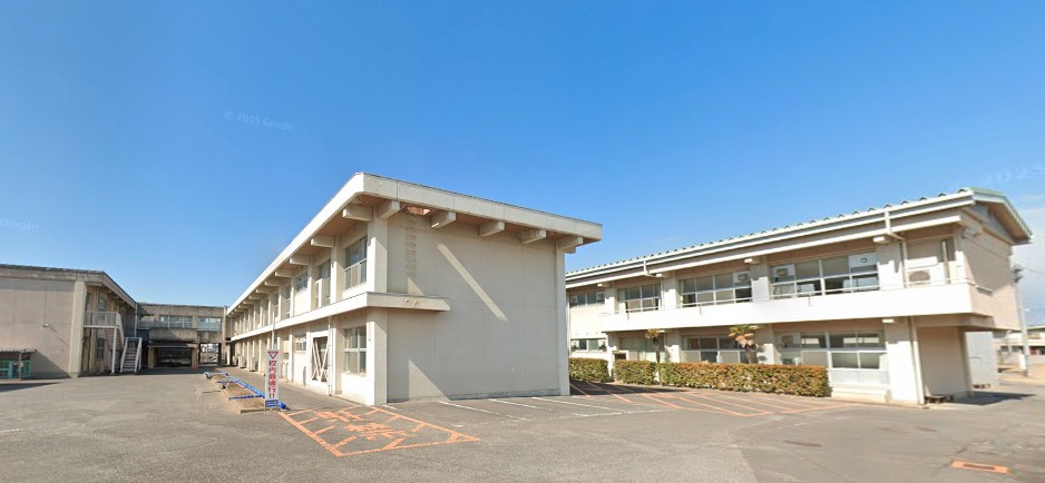 丸亀市立飯山北小学校(約290m~390m)