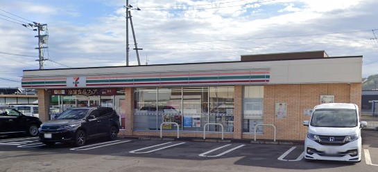 セブンイレブンさぬき市志度小坂店(約449m~549m)