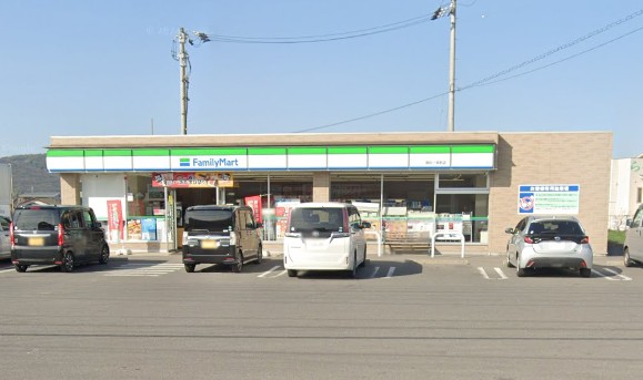 ファミリーマート高松一宮町店(約270m～370m)