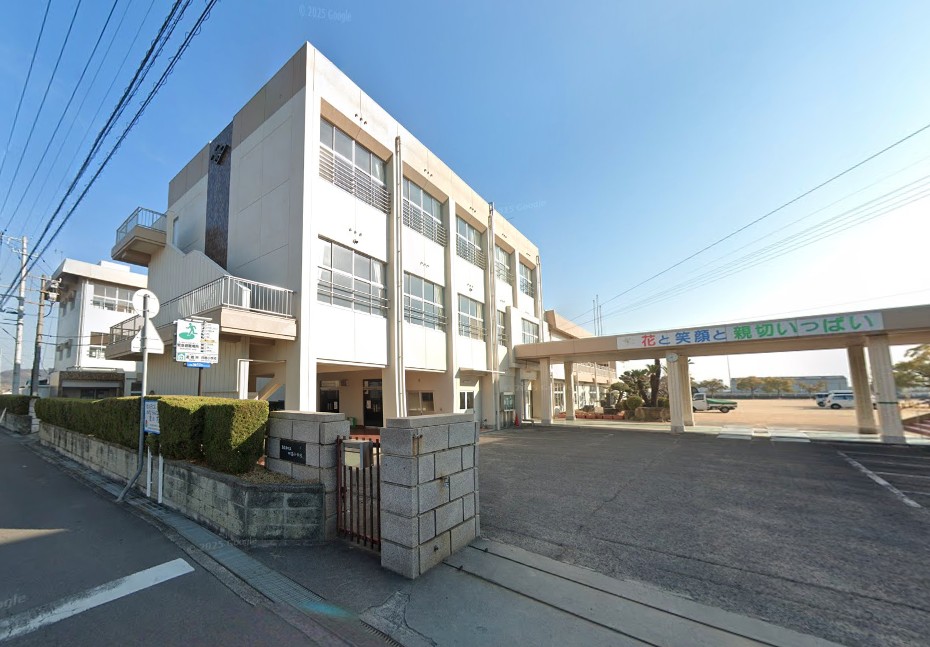 多度津町立四箇小学校(約1,100m～1,200m)