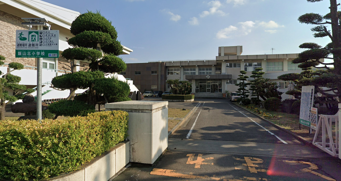 丸亀市立飯山北小学校(約579m~679m)