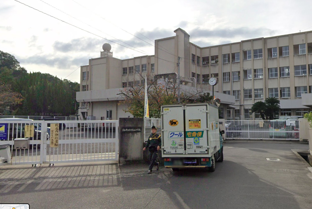高松市立仏生山小学校(約944m~1,044m)